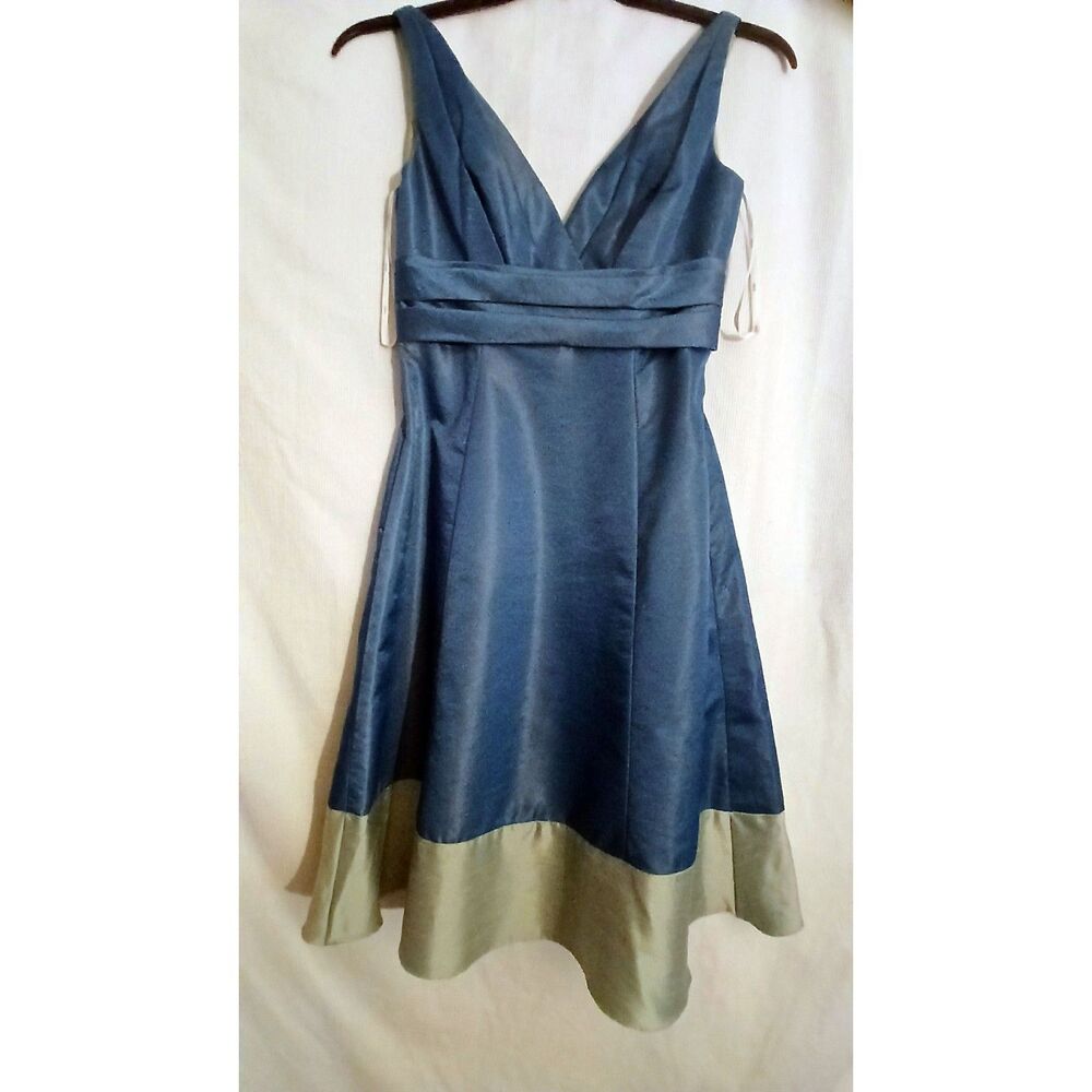Vintage 'Wtoo by Watters' Satin Bridesmaid Cocktail V-Neck & Flare Dress Sz 4